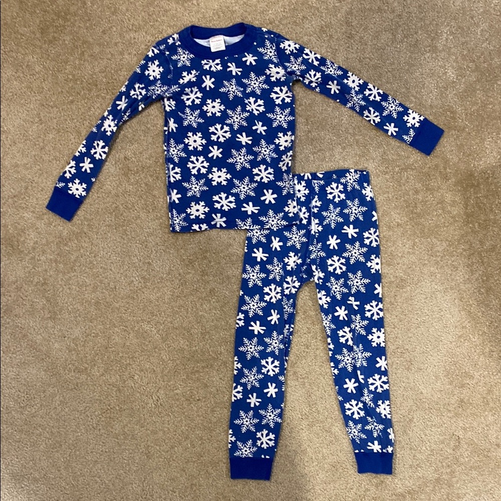 Hanna Andersson Blue and White Snowflake Pajama Set